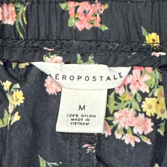 Aeropostale Floral Athletic Shorts Medium J3 - Picture 2 of 2
